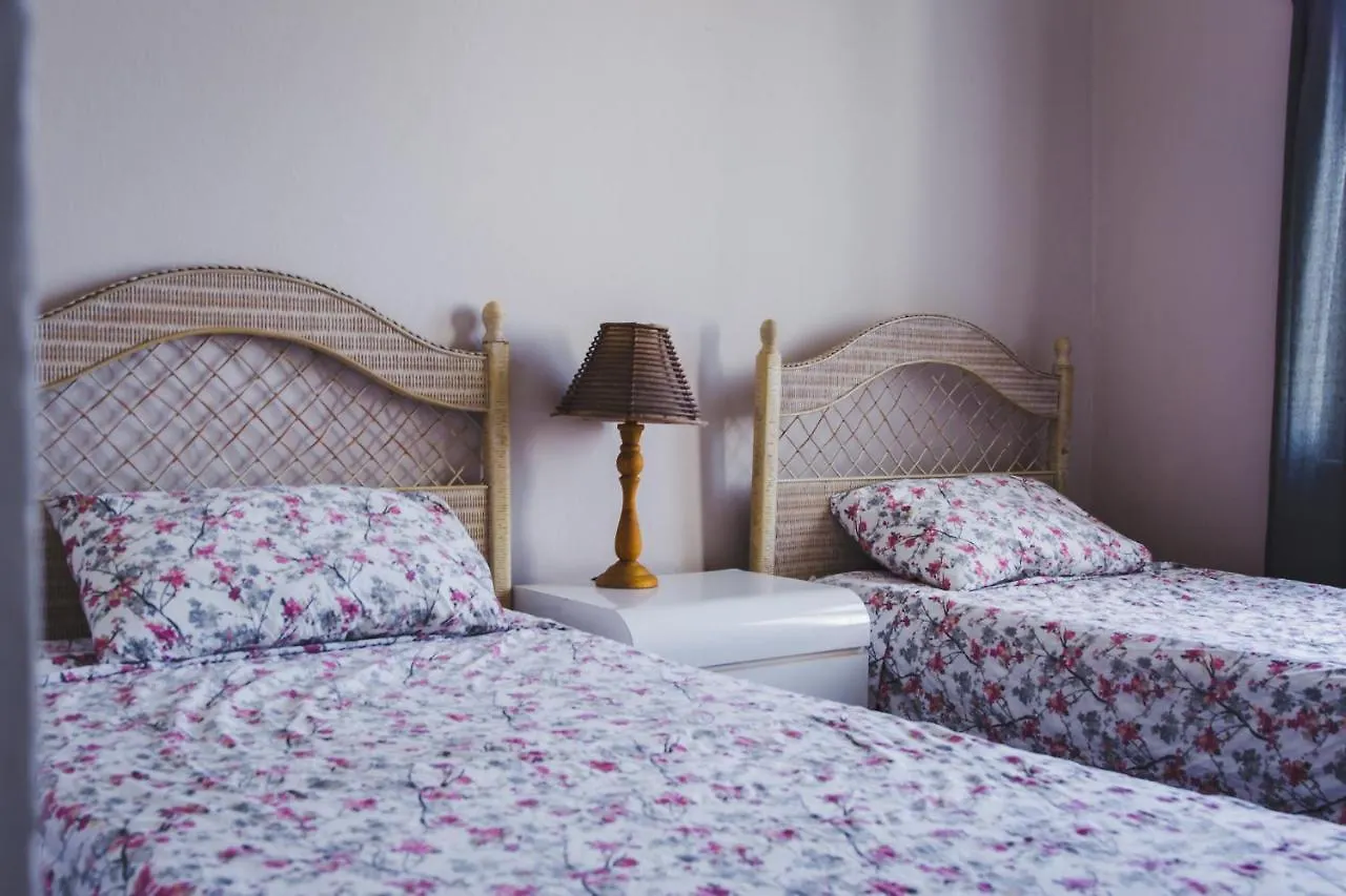 Hillcrest Hostel Nassau Bahamas