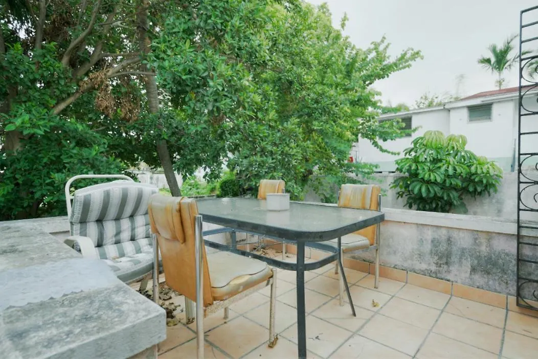 Hillcrest Hostel Nassau